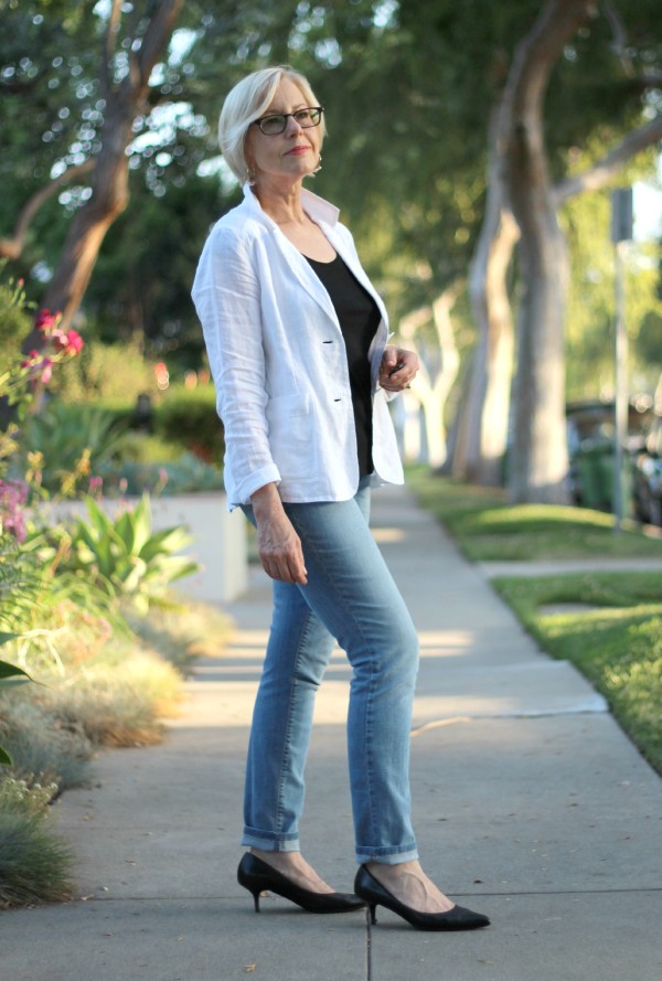 White jacket + light wash jeans 3