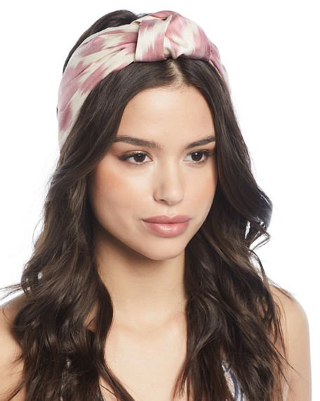 Turban headband, one of the trends I spotted in Paris. Details at une femme d'un certain age.