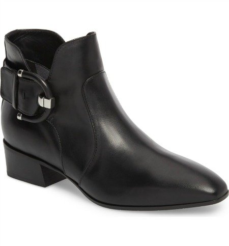 Aquatalia weatherproof ankle boot in black leather. Details at une femme d'un certain age.
