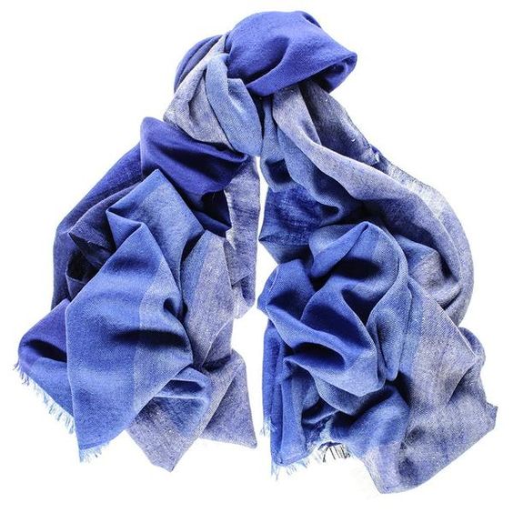 Two tone blue cashmere shawl. Details at une femme d'un certain age.