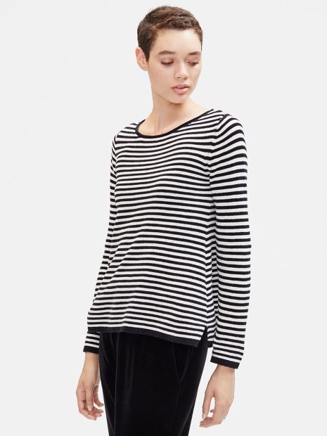 Eileen Fisher black and white striped top in organic cotton chenille. Details at une femme d'un certain age.
