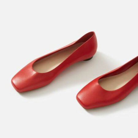 Everlane square toe ballet flat in red. Details at une femme d'un certain age.