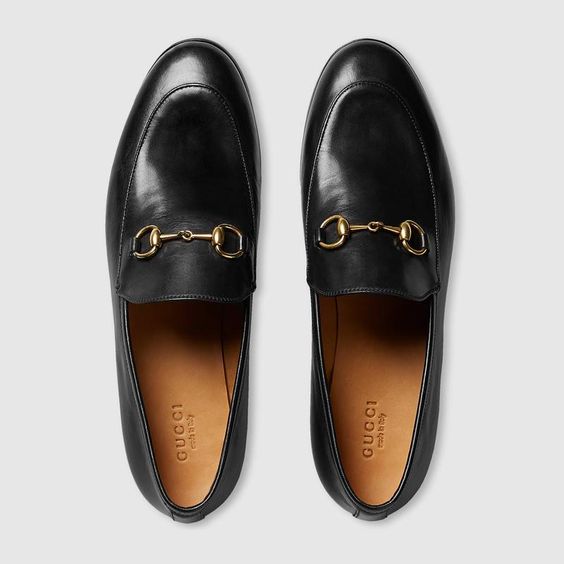 Gucci Jordaan loafers with horsebit in black. Details at une femme d'un certain age.