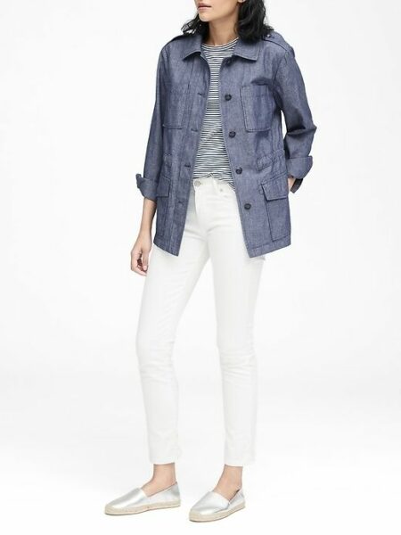 Chambray utility jacket from Banana Republic. Details at une femme d'un certain age.