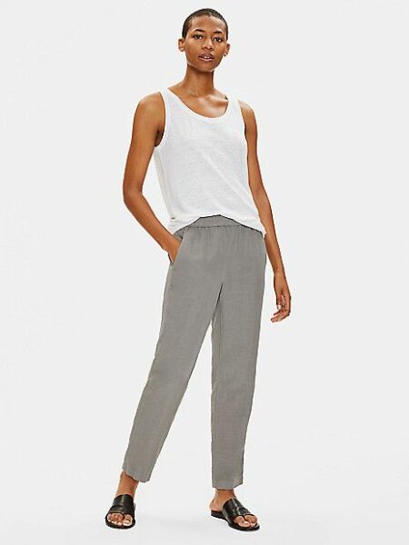 Eileen Fisher tencel linen slouchy pant in Smoke grey. Details at une femme d'un certain age.