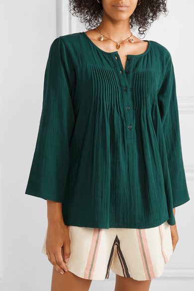 Apiece Apart pintucked cotton gauze blouse. Details at une femme d'un certain age.