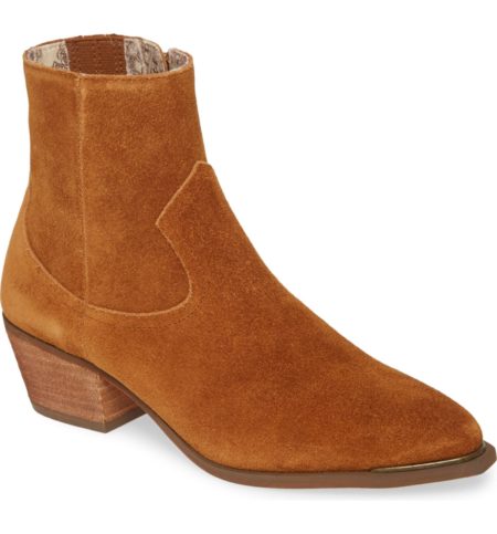 Band of Gypsies Creed bootie in brown suede. Details at une femme d'un certain age.