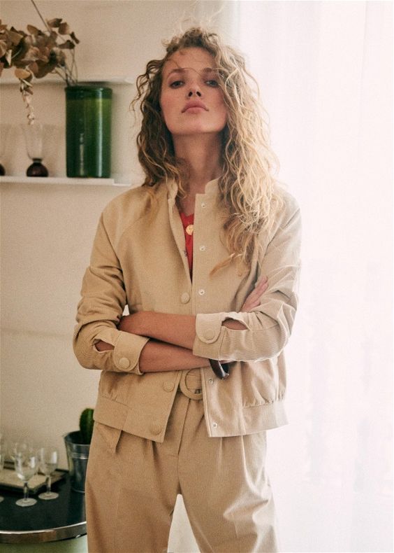 Parisian fall styles for women: Sezane Mike jacket mastic. Details at une femme d'un certain age.