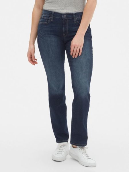 Gap classic mid-rise straight leg jeans. Details at une femme d'un certain age.