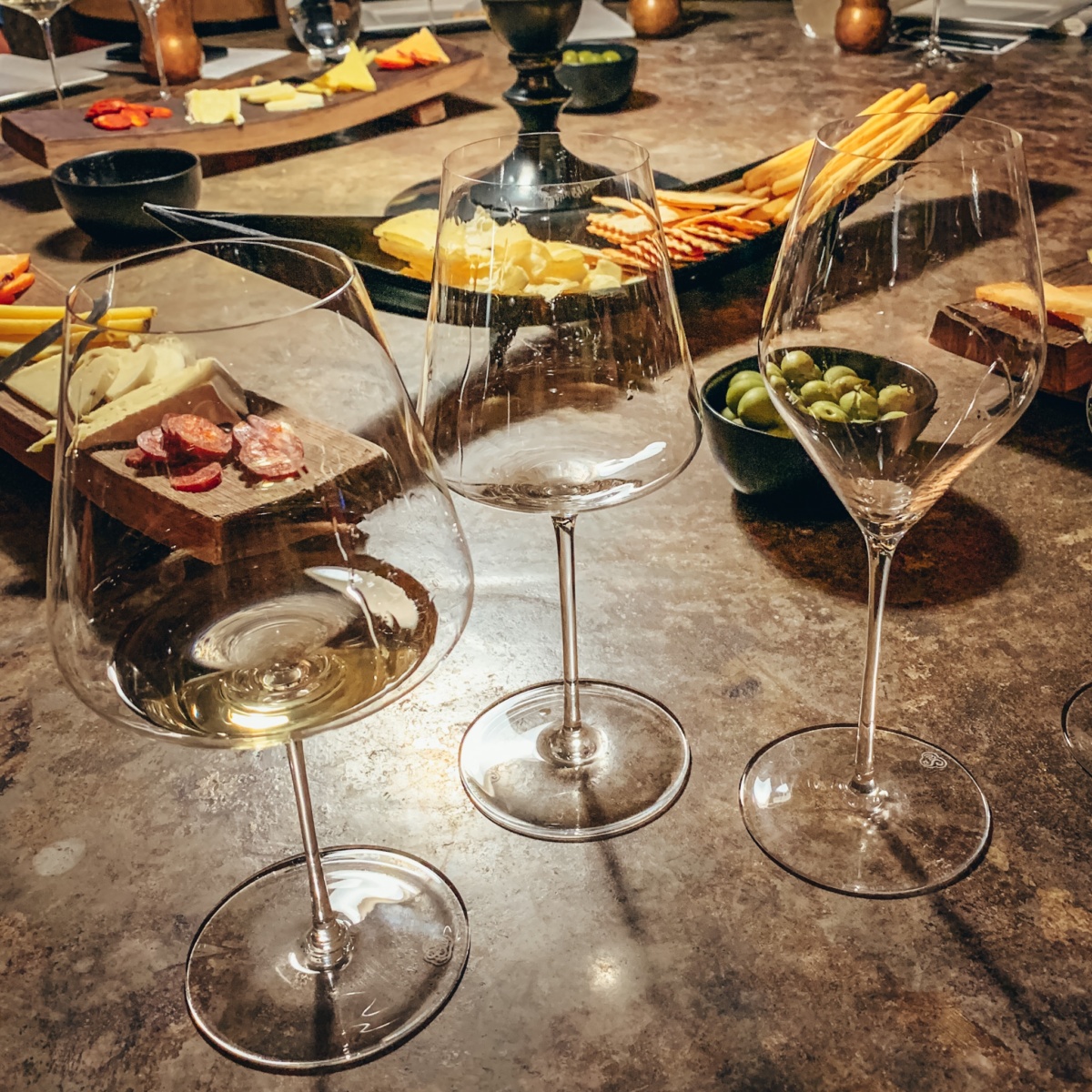 Three shapes of wine glasses. How to choose wine glasses to best experience wines, and the only wine glasses you need. Details at une femme d'un certain age.
