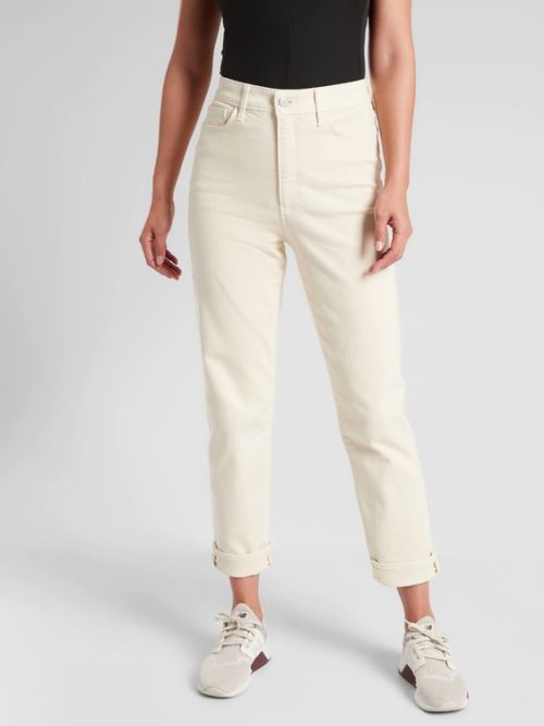 Athleta straight leg jeans in Bone. Details at une femme d'un certain age.