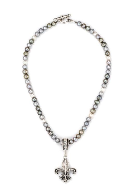 Silver pearl necklace with fleur-de-lis pendant. Details at une femme d'un certain age.