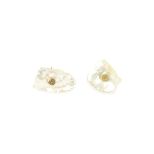 Keshi pearl stud earrings. Details and more casual pearl jewelry at une femme d'un certain age.