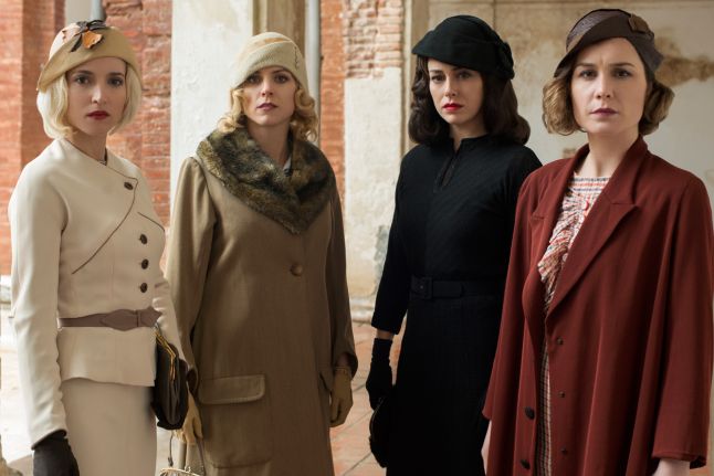 Cable Girls, a Spanish series on Netflix, set in Madrid in the early 1930's. Details at une femme d'un certain age.