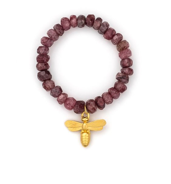 French Kande Raspberry Quartz bracelet with gold Miel pendant. Details at une femme d'un certain age.