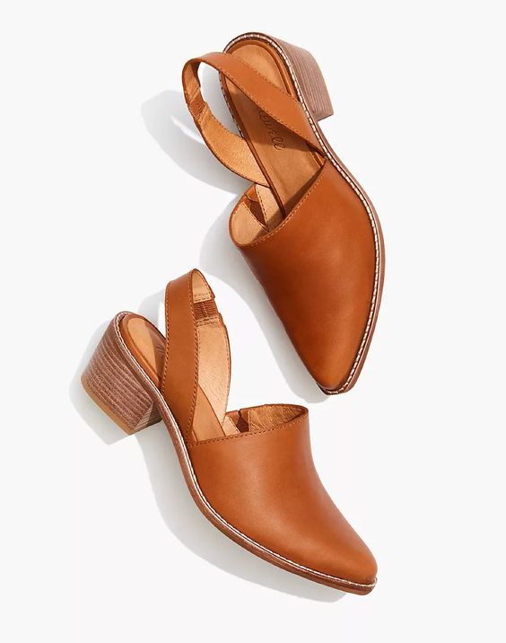 Madewell slingback mules in English Saddle. Details at une femme d'un certain age.