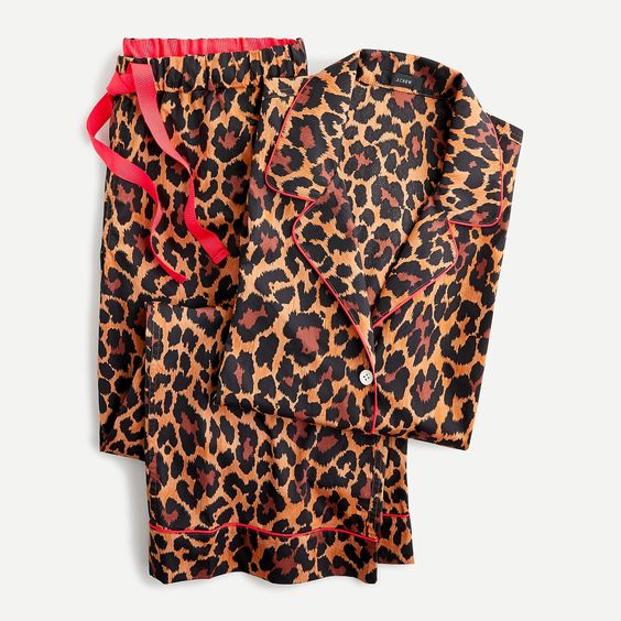 J.Crew leopard print women's pajamas. Details at une femme d'un certain age.