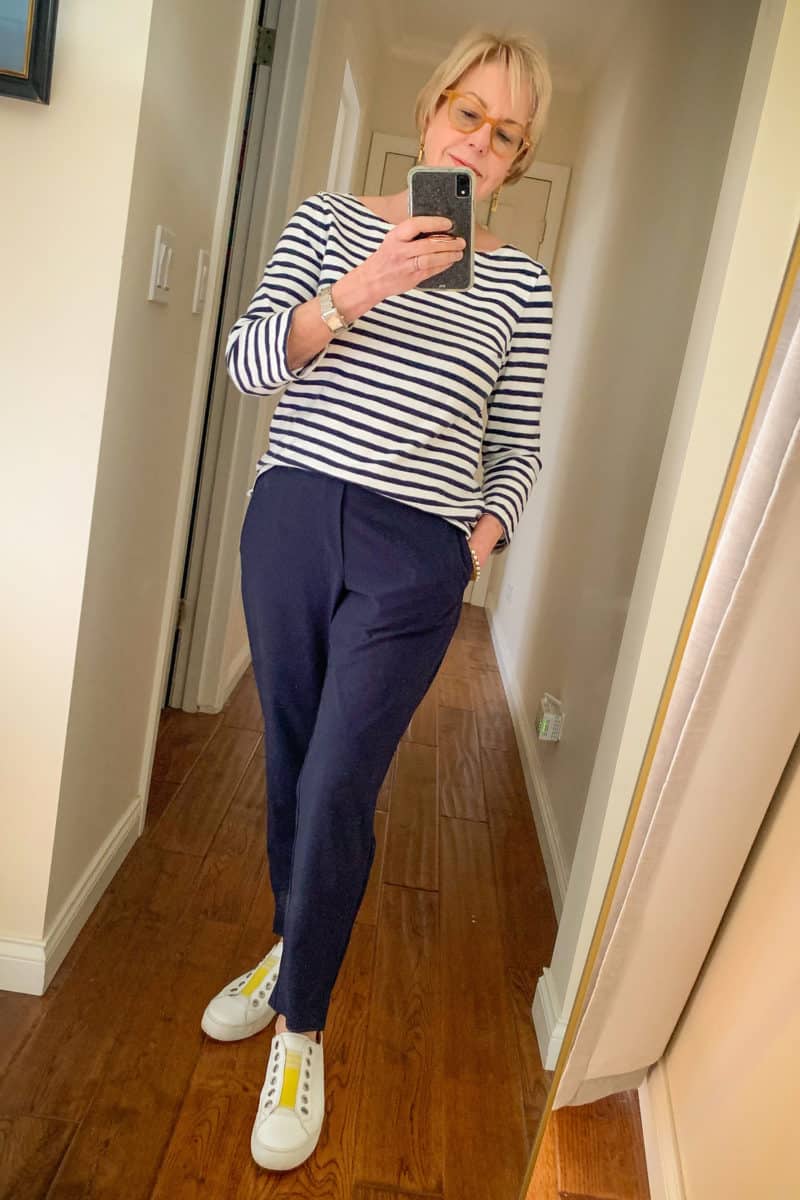 Athleta Brooklyn pants styled 4 ways - une femme d'un certain âge