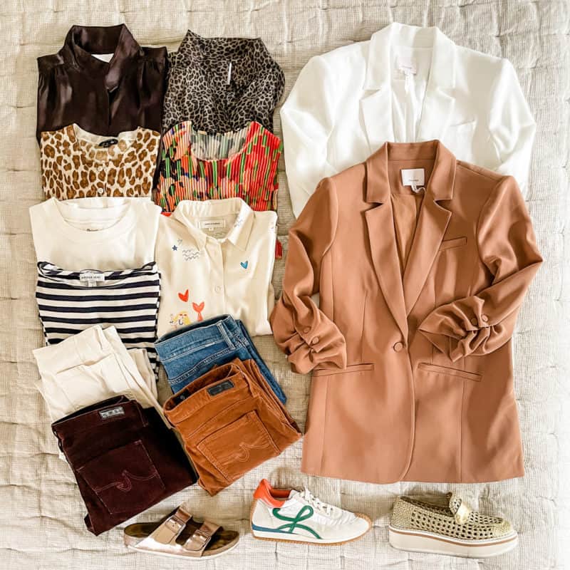 What to pack for Las Vegas in October: fall travel wardrobe with lightweight layers.