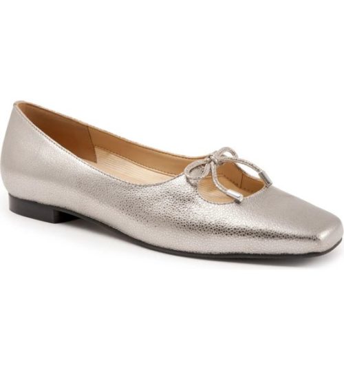 Trotters Honesty flat in silver: offered in Narrow & Wide widths.
