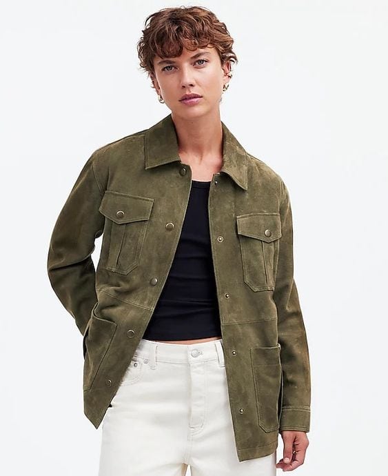 Suede jackets and accessories for women - une femme d'un
