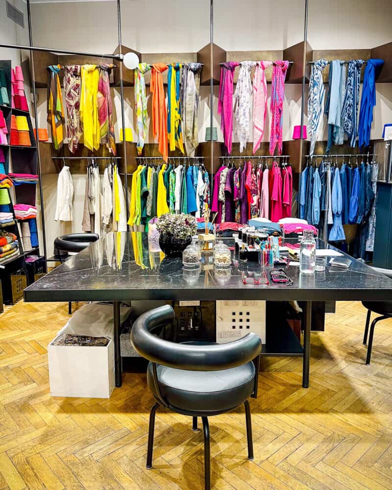 TOOSH chothing and cashmere scarves in Milan.