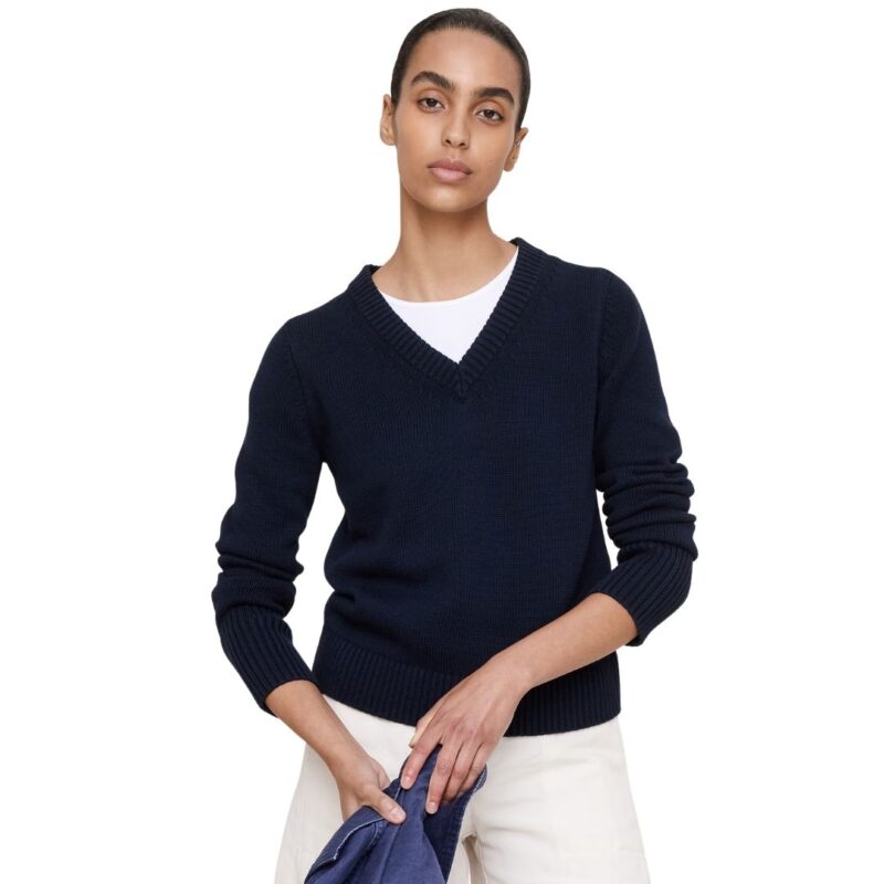 Banana Republic cotton-silk blend v-neck sweater in Navy.
