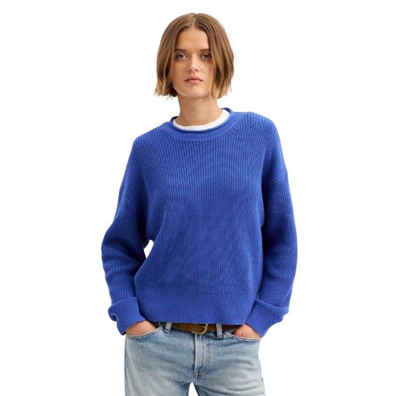 Madewell crewneck cotton sweater in bright blue.